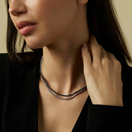 Μαύρο κολιέ τένις